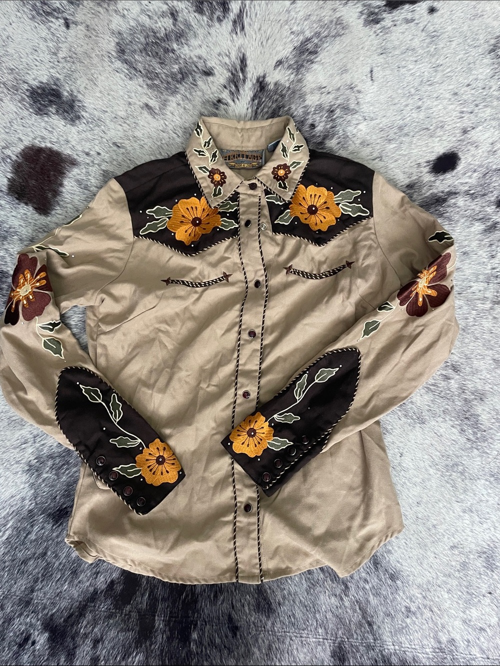 Heritage Beige Western Button-Down with Black Panels & Yellow Floral Embroidery